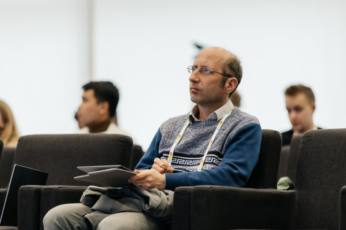 Congratulations to the leading researcher Roland Hildebrand on his anniversary 3