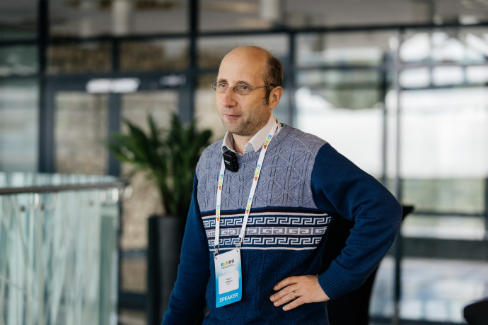 Congratulations to the leading researcher Roland Hildebrand on his anniversary 1